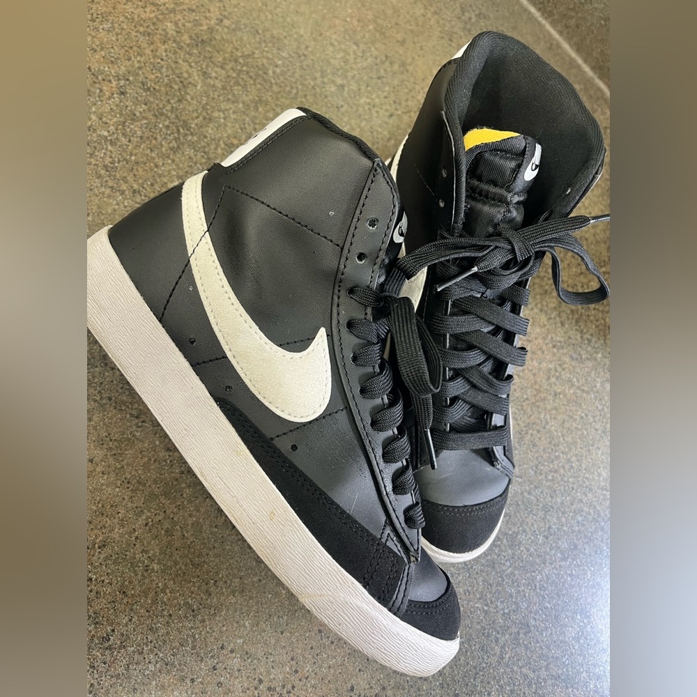 Nike Blazer Mid 77 - Black - Women’s 6/Men’s 4.5